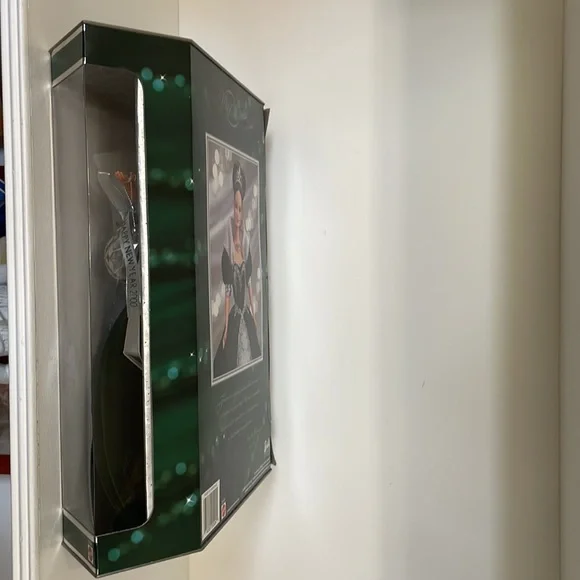 Millennium Princess Teresa Friend of Barbie NIB 2000 Millennium Keepsake Inside - Picture 7 of 13